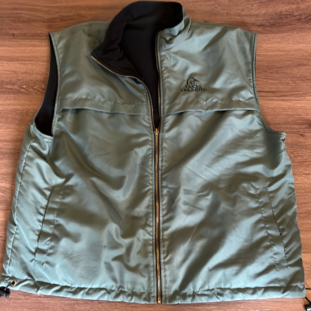 Ducks Unlimited reversible vest size xl